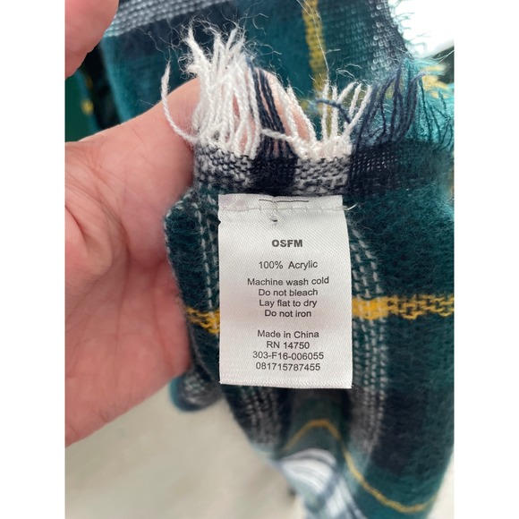 Plaid Blanket Style Scarf Wrap Green Tartan Ivy League Collegiate Classic Preppy - Picture 8 of 8